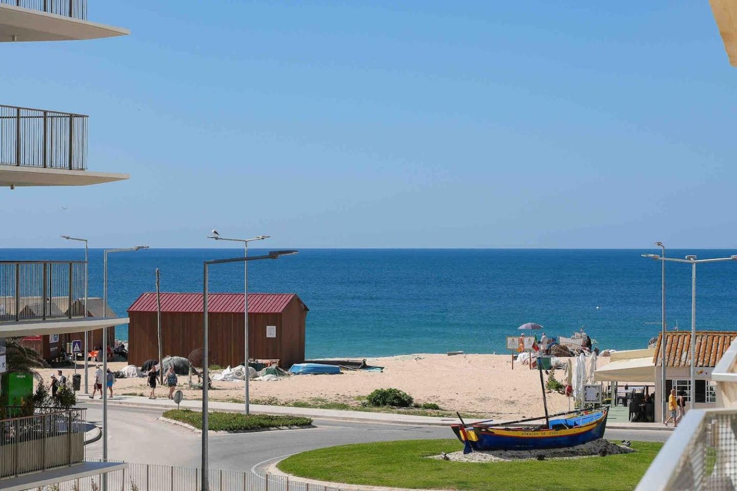 Spacious Beach 2 Bedroom Apt Sleep6 By Promenade アルマカオ・デ・ペラ エクステリア 写真