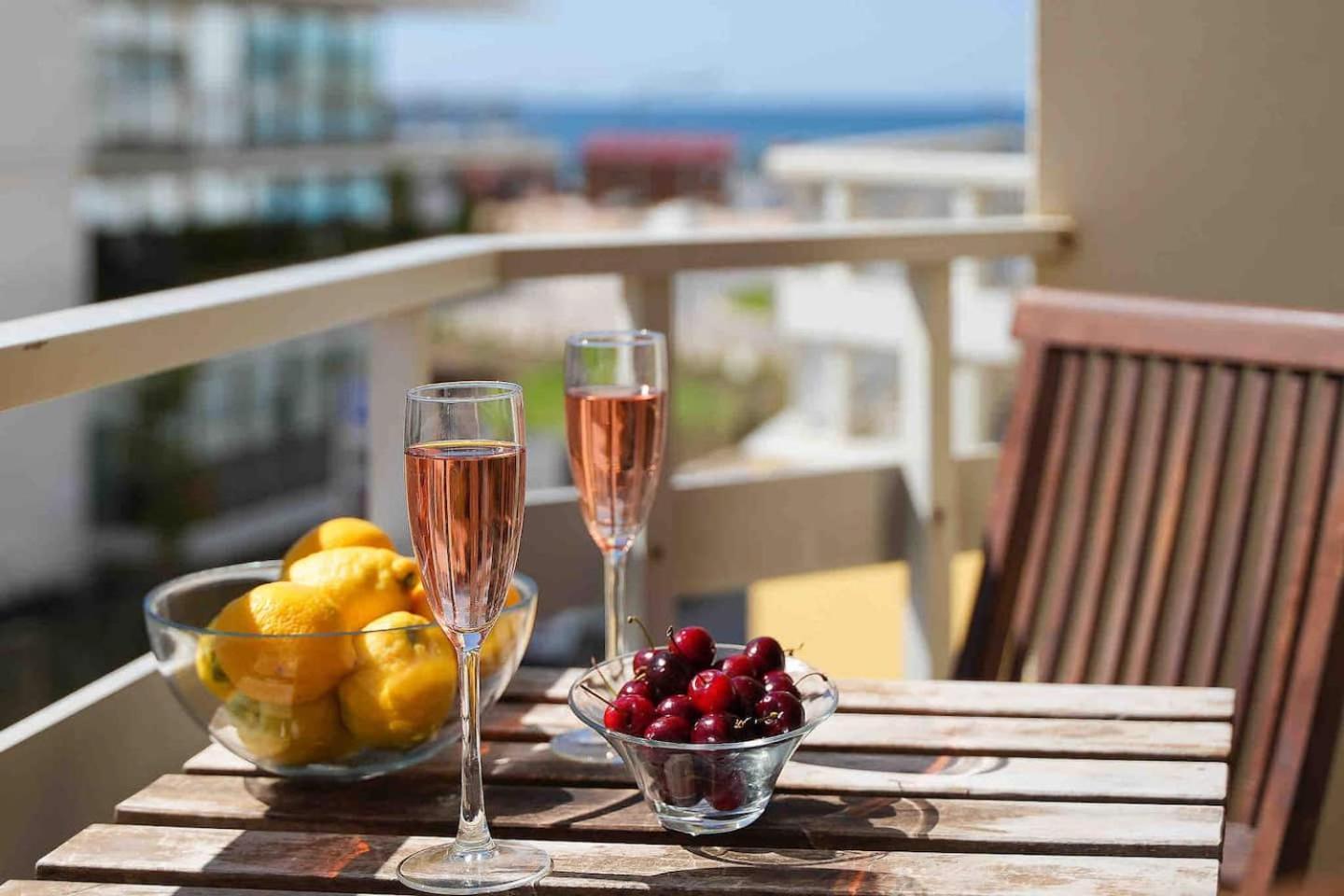 Spacious Beach 2 Bedroom Apt Sleep6 By Promenade アルマカオ・デ・ペラ エクステリア 写真